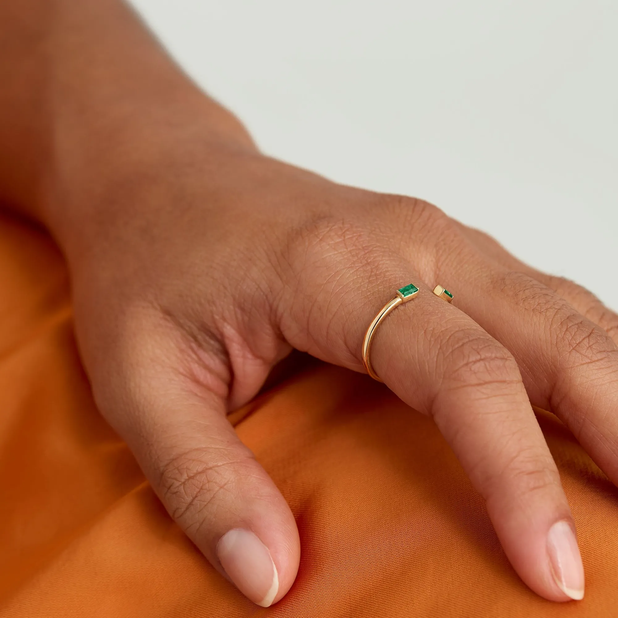 Ringe | Kombinierbare Ringe | Mejuri Baguette Emerald Open Ring