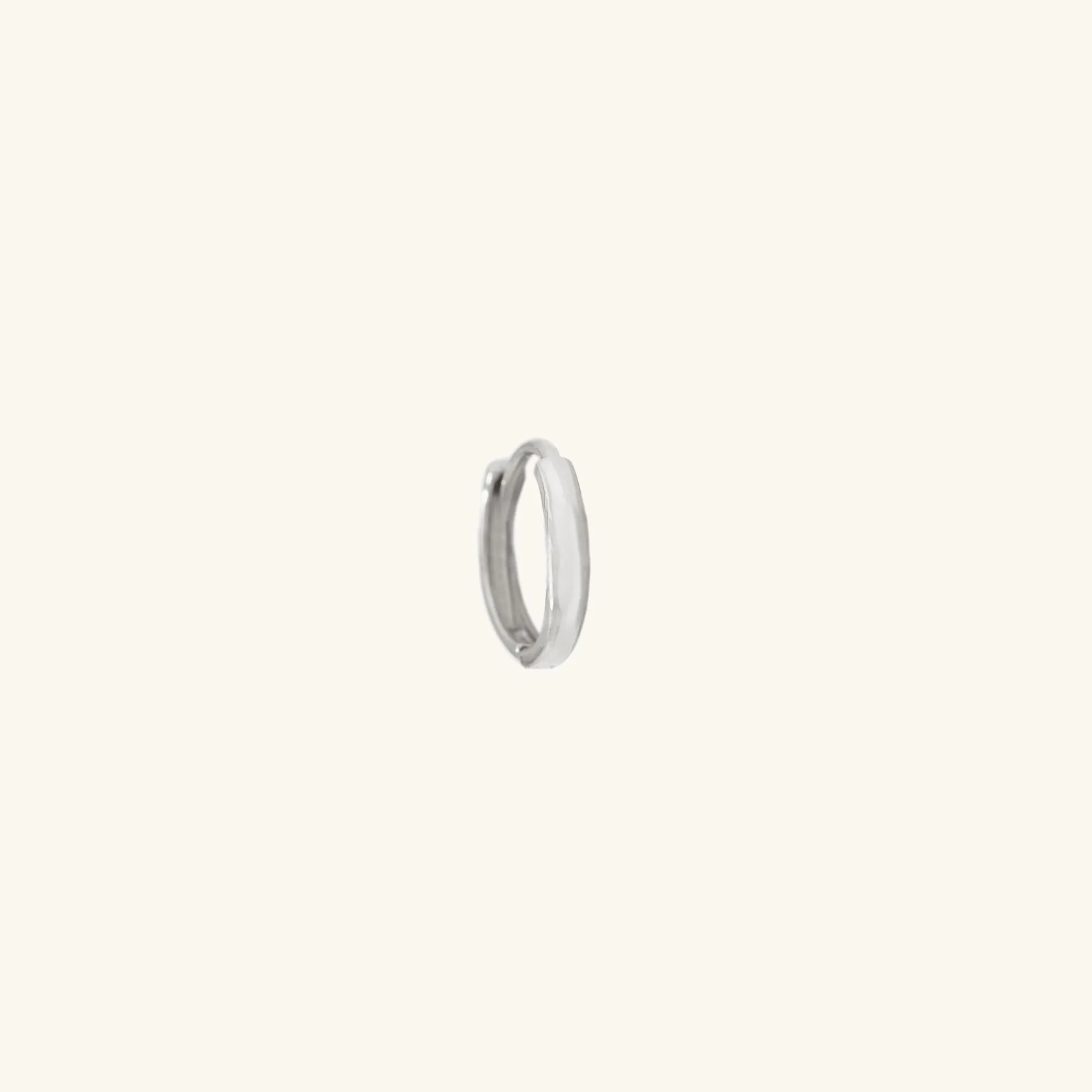 Creolen | Cartilage + Helix | Mejuri Mini Hoop 14kWhiteGold