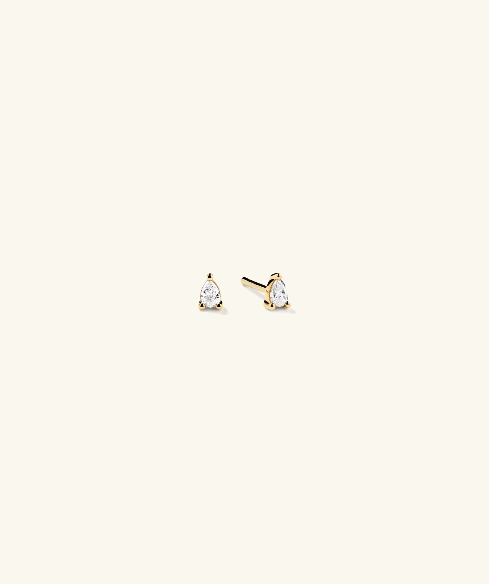 Ohrstecker | Mejuri Mini Pear Diamond Studs 14kYellowGold