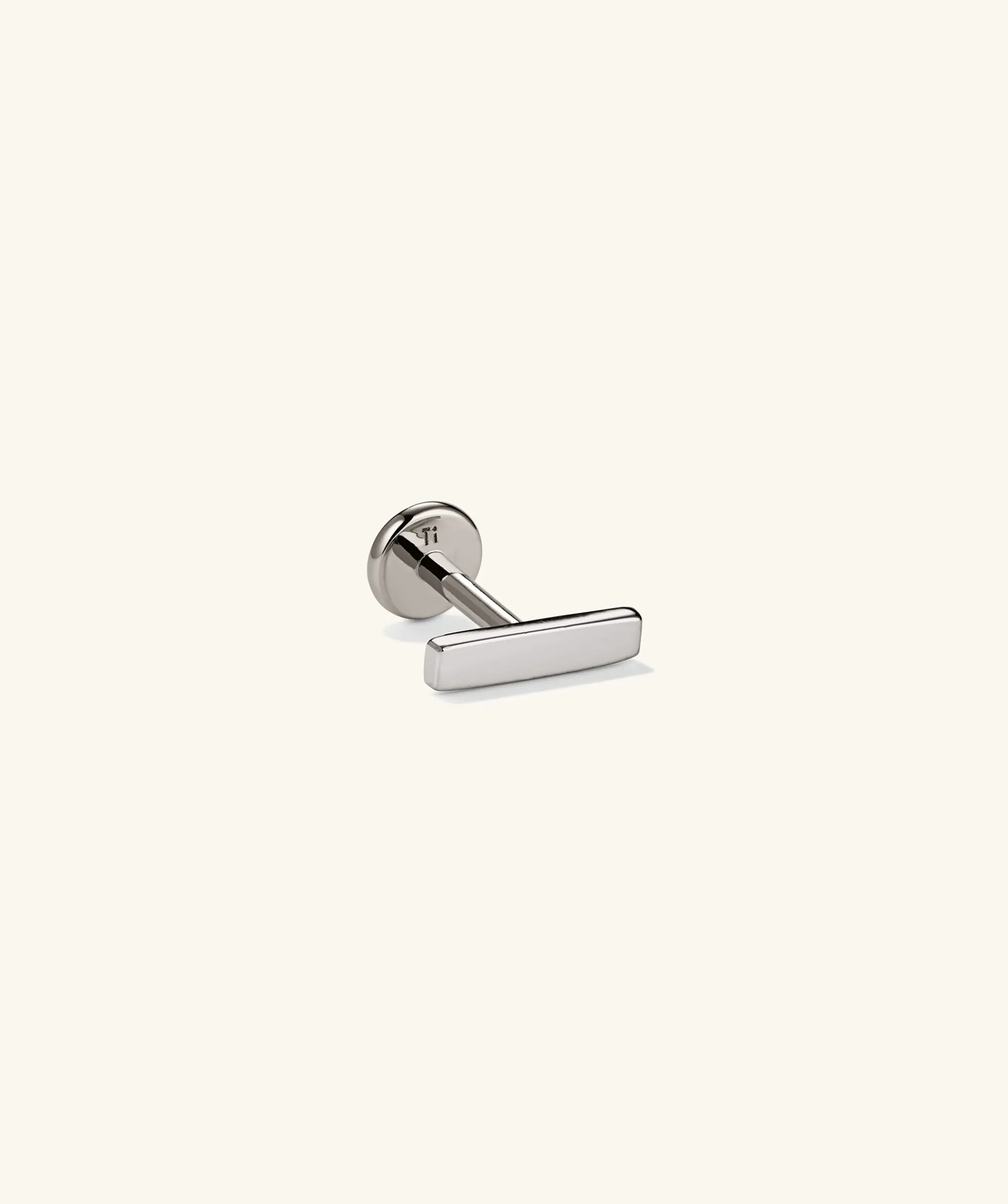 Einzelne Ohrringe | Mejuri Piercing Studio - Bar Flat Back Stud