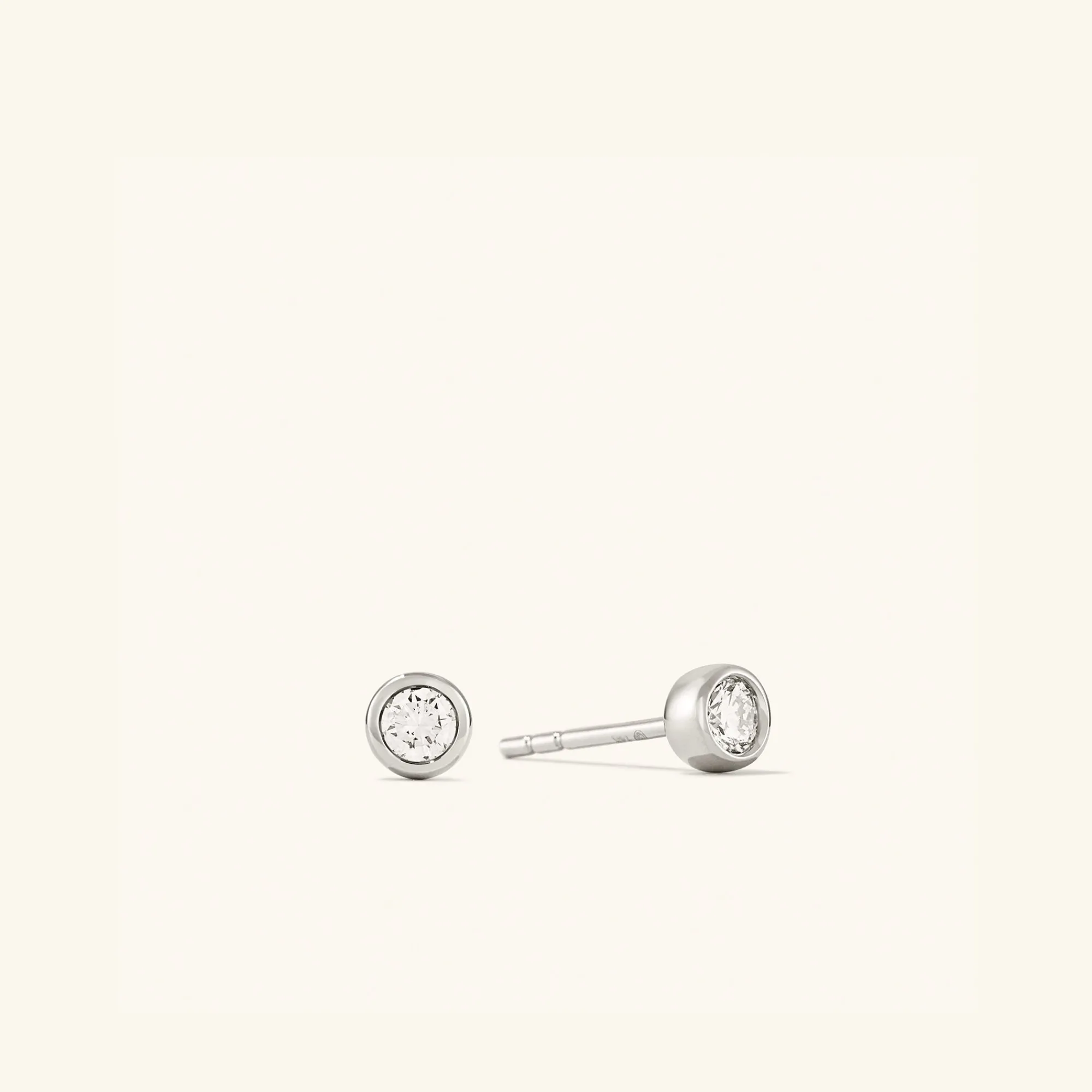 Ohrringe | Ohrstecker | Mejuri Round Diamond Studs 14kWhiteGold