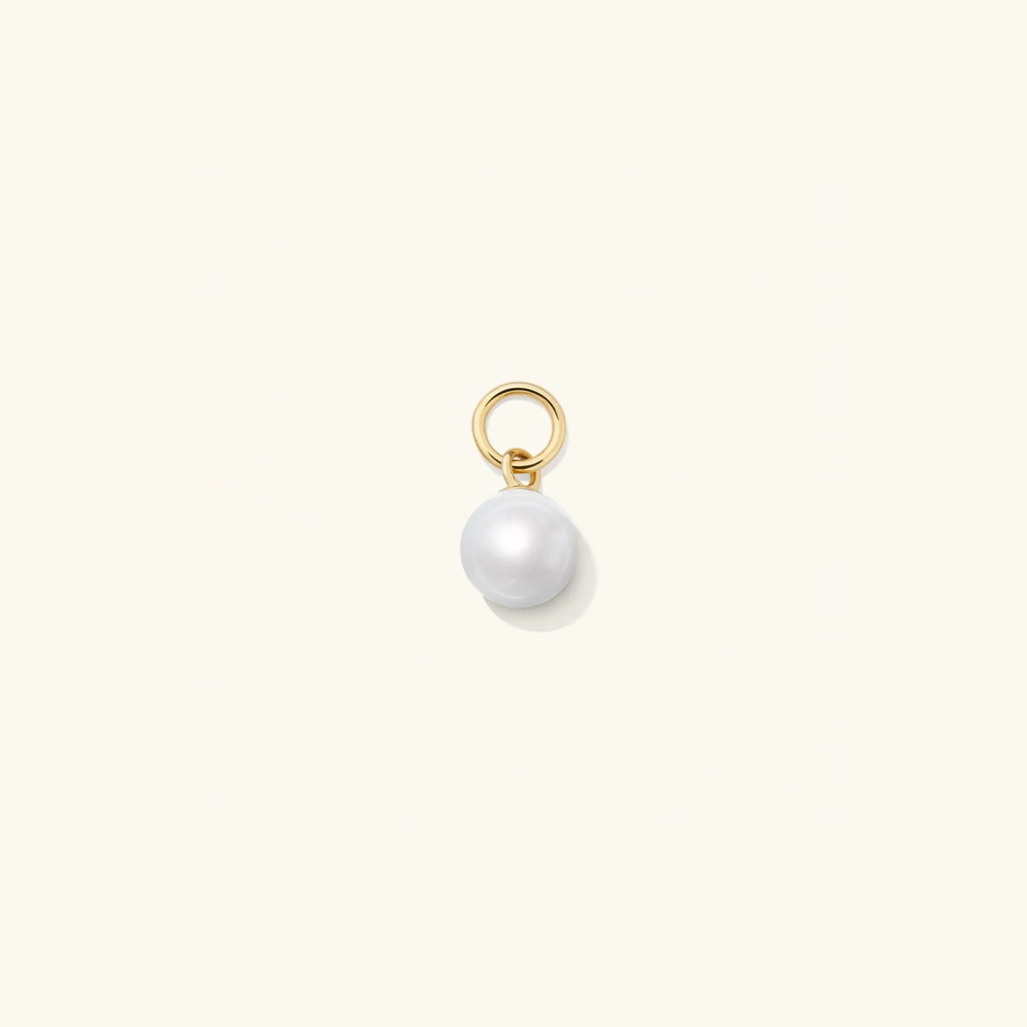 Ohrringe | Creolenanhänger | Mejuri Single Pearl Hoop Charm 14kYellowGold