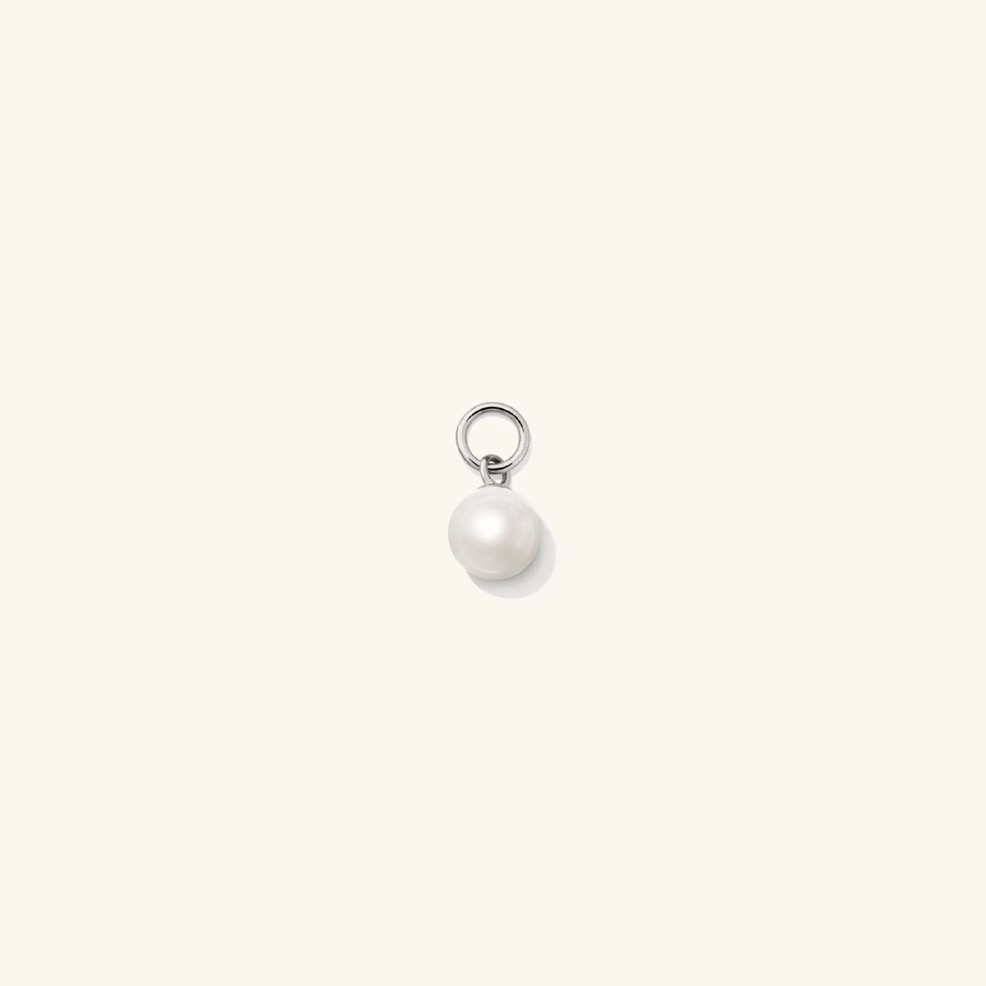 Ohrringe | Creolenanhänger | Mejuri Single Pearl Hoop Charm 14kWhiteGold