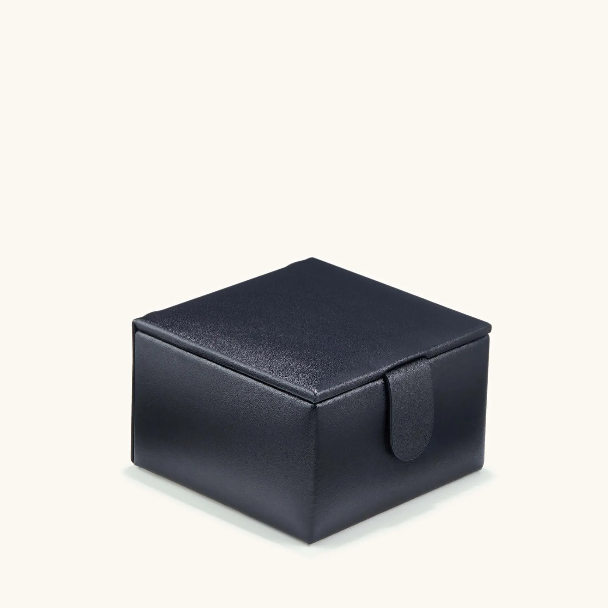 Lifestyle | Mejuri Small Jewelry Box BlackGrainLeather,Anti-tarnishMicrosuede