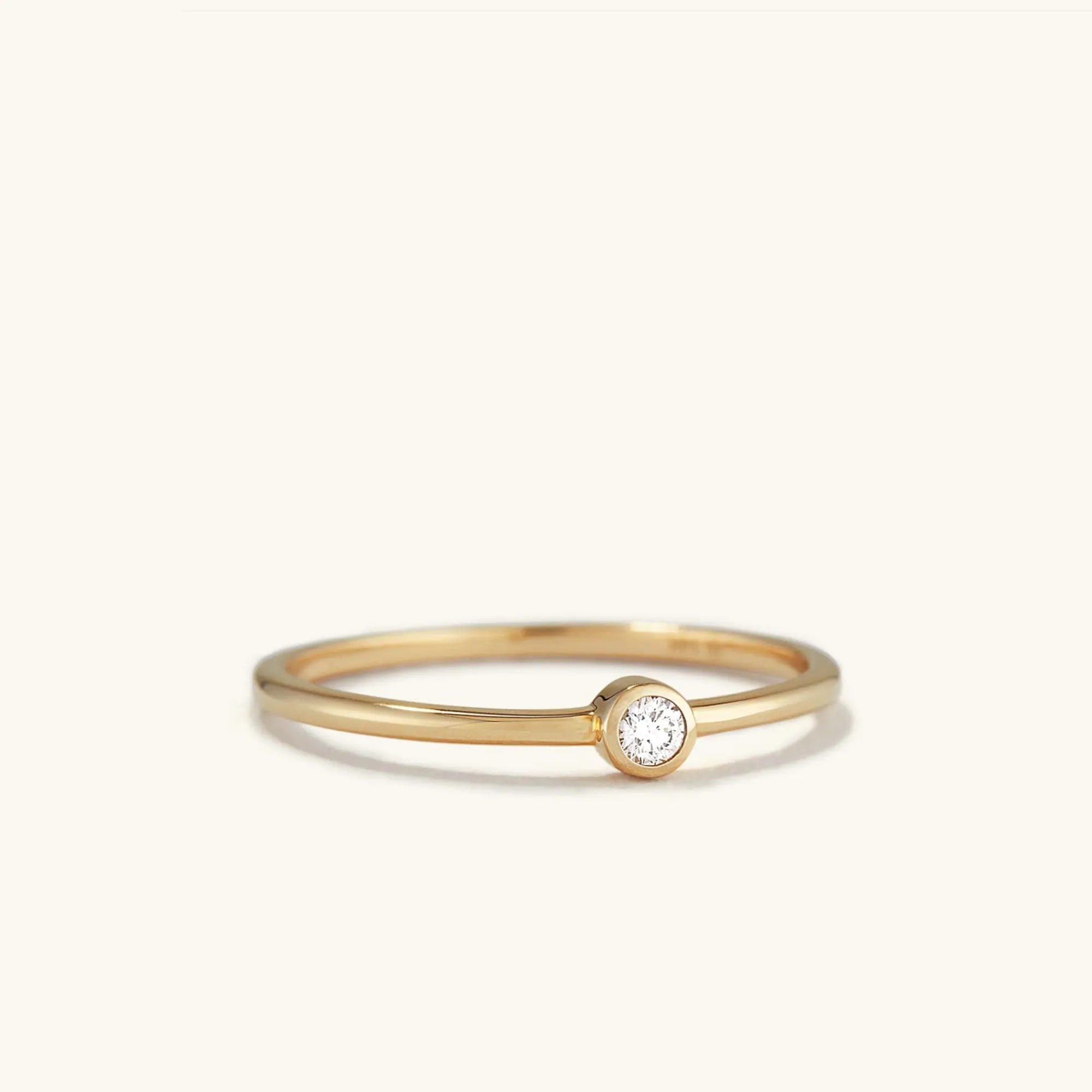 Ringe | Kombinierbare Ringe | Mejuri Solo Diamond Ring